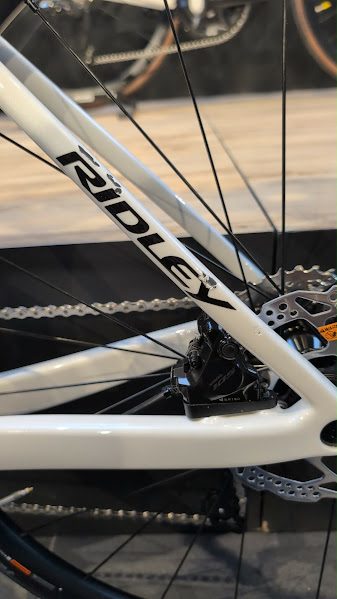 Ridley avant : dégât sur le triangle arrière côté frein à disque